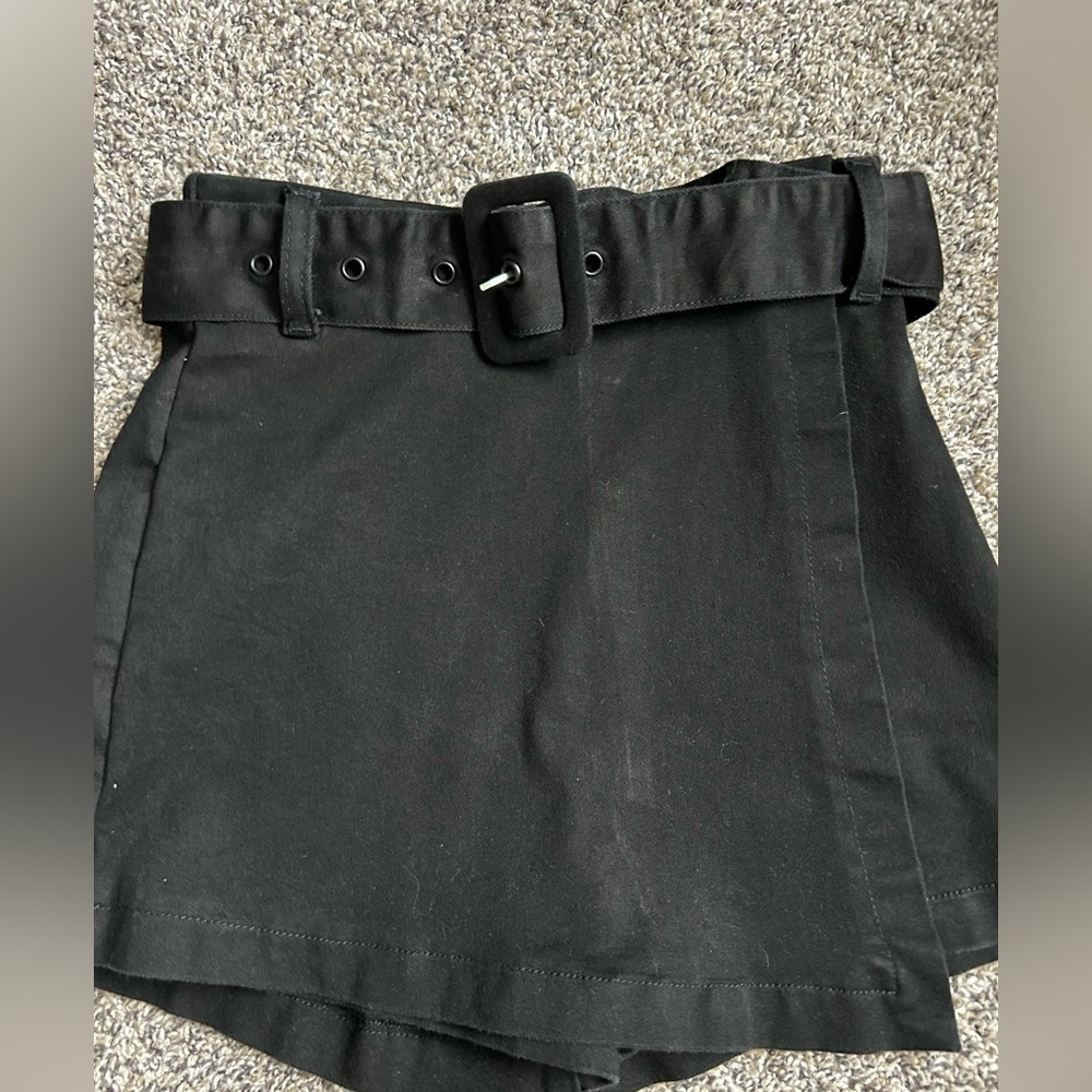 Altar’d State little black belted shorts with side zipper size medium juniors - Picture 2 of 8